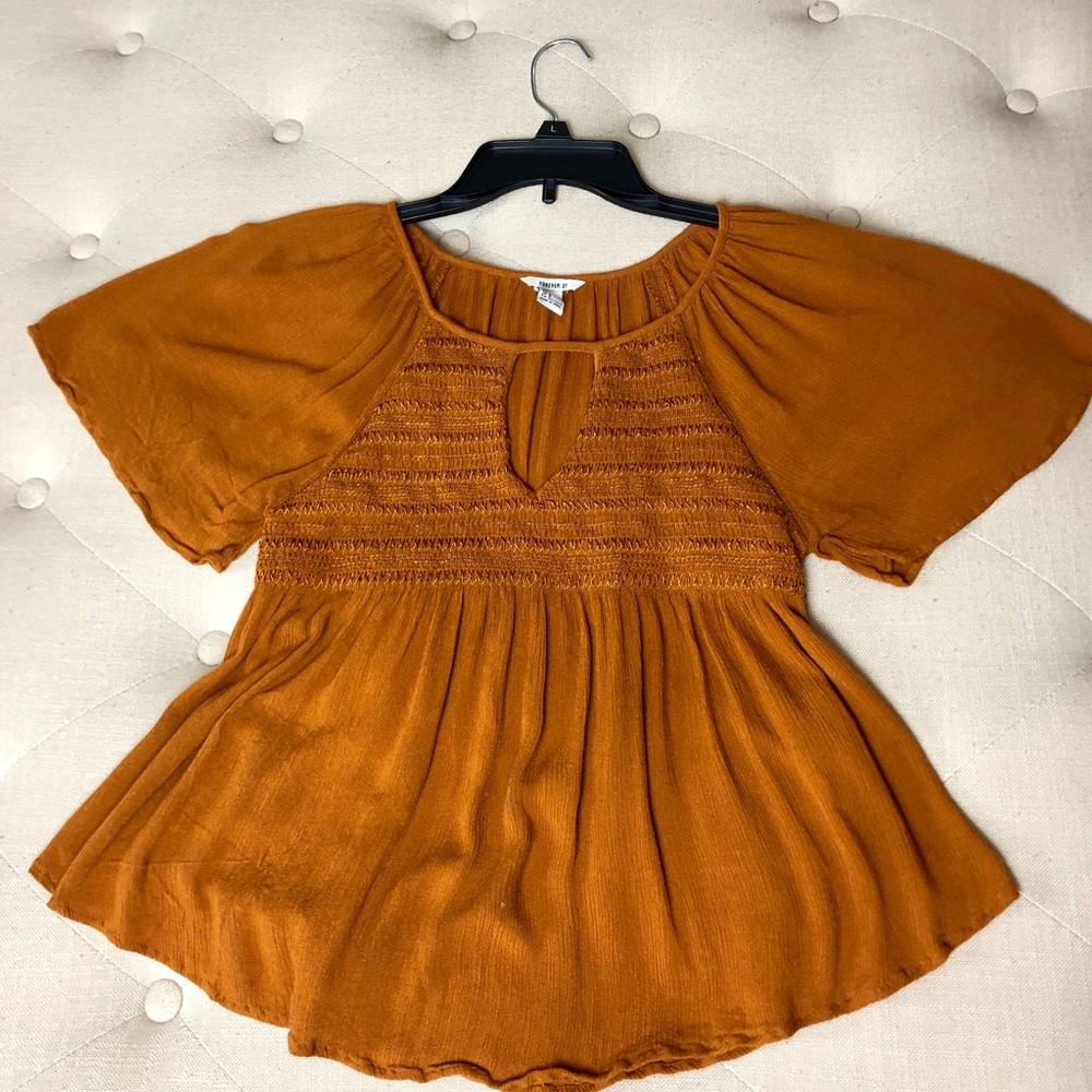 Forever 21 keyhole flowy short sleeve top